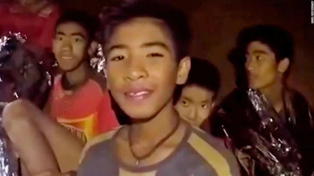 EKTAKTH EΙΔΗΣΗ: Διασώθηκαν όλα παιδιά κι ο προπονητής τους! – Παγκόσμια συγκίνηση για το «θαύμα» της Ταϊλάνδης